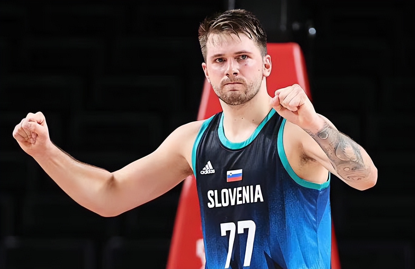 海港小将李新翔：这是梦幻的一年，武磊的点拨对我帮助很大（海港新星李新翔：梦幻一年，武磊指点助我成长）