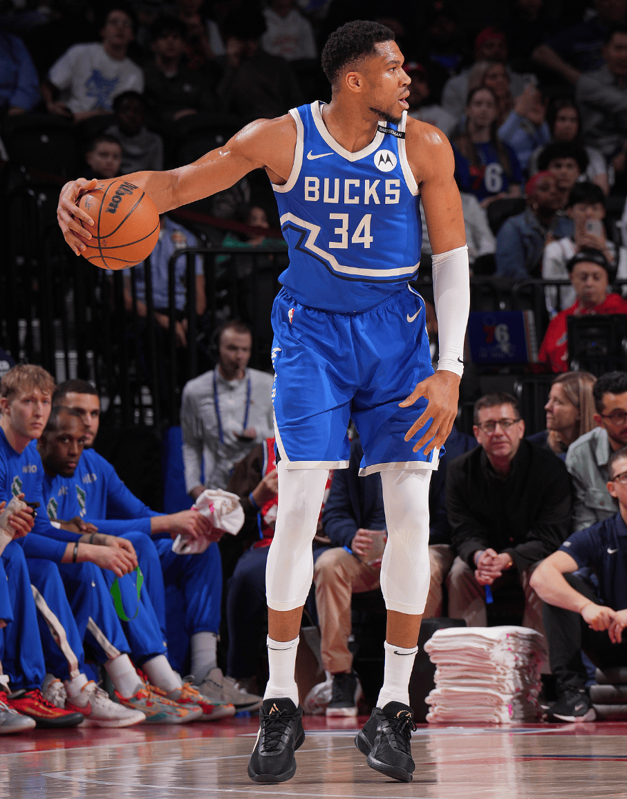 阿拉维斯开场破门，巴萨回归诺坎普后首次丢球（阿拉维斯闪击得手，巴萨重返诺坎普首度失守）