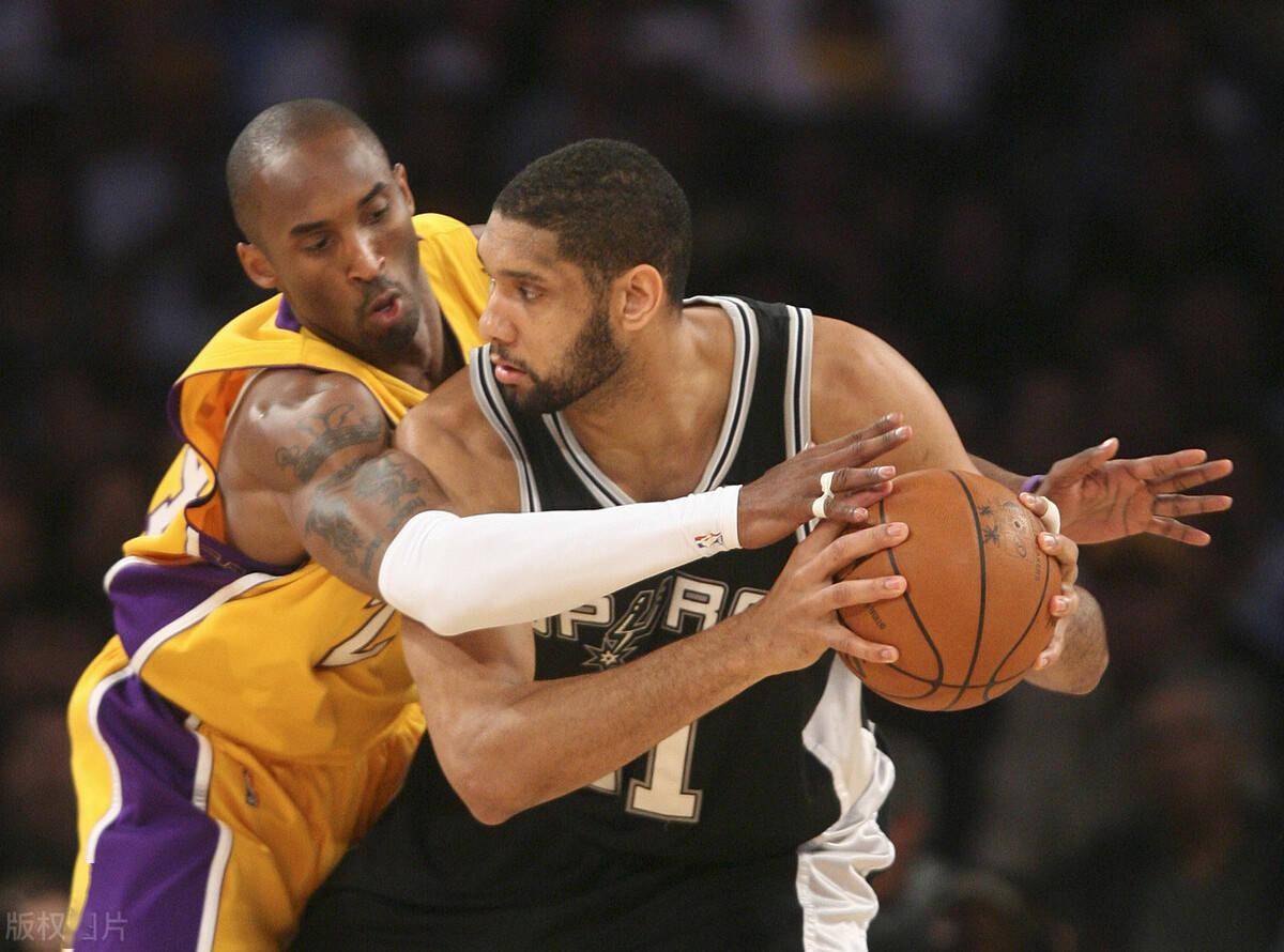 记者：黄潜有意德温特，但不愿意满足热那亚2500万欧的要价（记者：黄潜有意引进德温特，但对热那亚2500万欧标价难以接受）