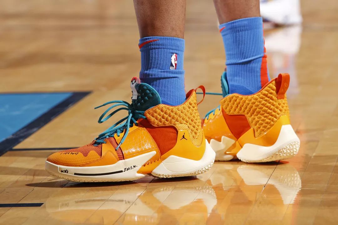 巴西2-0塞内加尔，埃斯特旺、卡塞米罗破门，库尼亚两度中框（巴西2-0胜塞内加尔：埃斯特旺、卡塞米罗建功，库尼亚两次中柱）