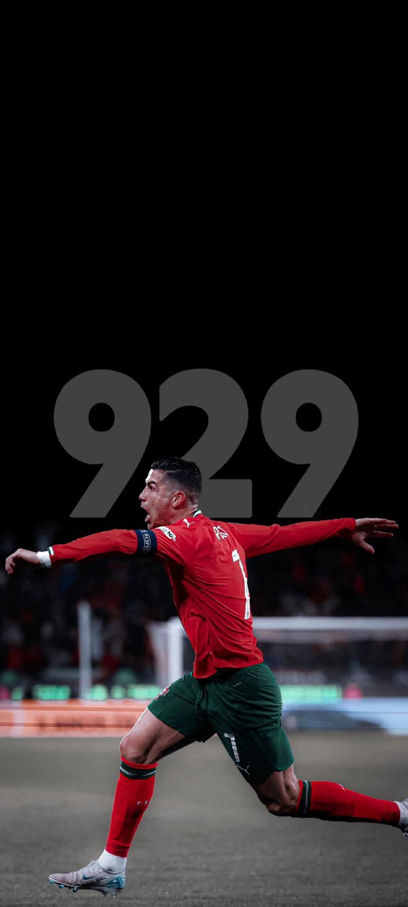 意大利U17国脚坎帕涅洛：我以C罗为榜样，欣赏他的决心和斗志（意大利U17新星坎帕涅洛：以C罗为楷模，最佩服他的决心与斗志）