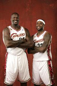 李冰冰三刷新疆滑雪场，明星效应如何引爆冰雪经济？（李冰冰三度打卡新疆滑雪场：明星效应如何带火冰雪经济？）