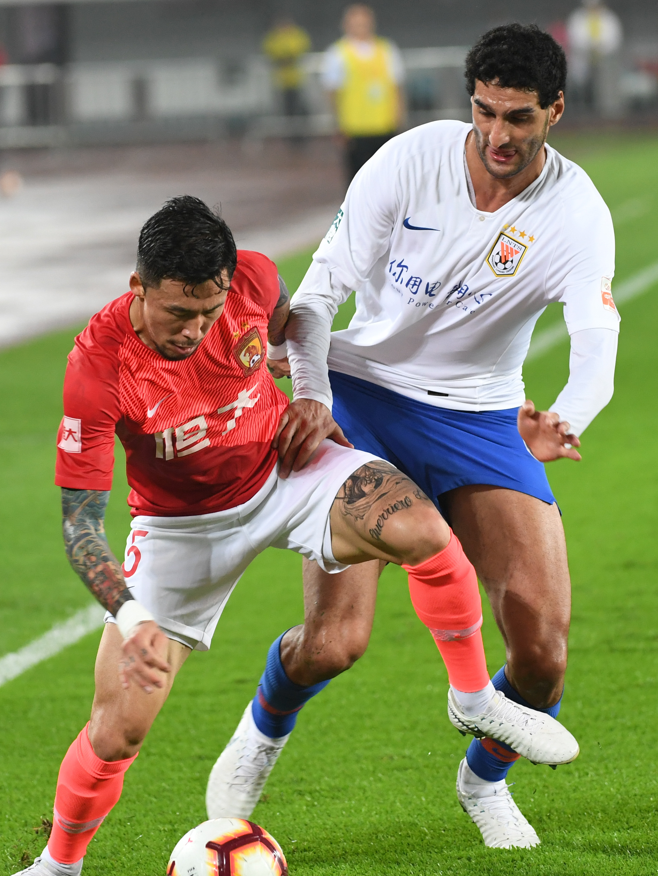 TA：曼联有B费1年选择续约条款，沙特、欧洲一些俱乐部关注他（英媒：曼联握有B费一年续约选项，沙特及多家欧洲俱乐部关注）