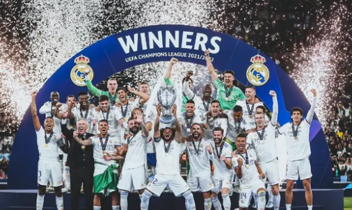 残特奥会选手与领跑员携手冲线夺冠（残特奥会选手与领跑员并肩冲线夺魁）