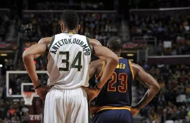 小孔塞桑：我和C罗聊过，他说我在伟大的俱乐部效力（小孔塞桑：曾与C罗交流，他称我效力于一家伟大俱乐部）