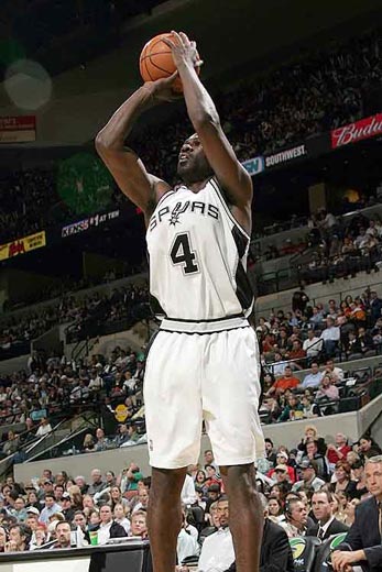 英媒：热刺主帅弗兰克已经与托尼进行会谈，球员有望重返英超（英媒：热刺主帅弗兰克已与托尼会面，托尼有望重返英超）